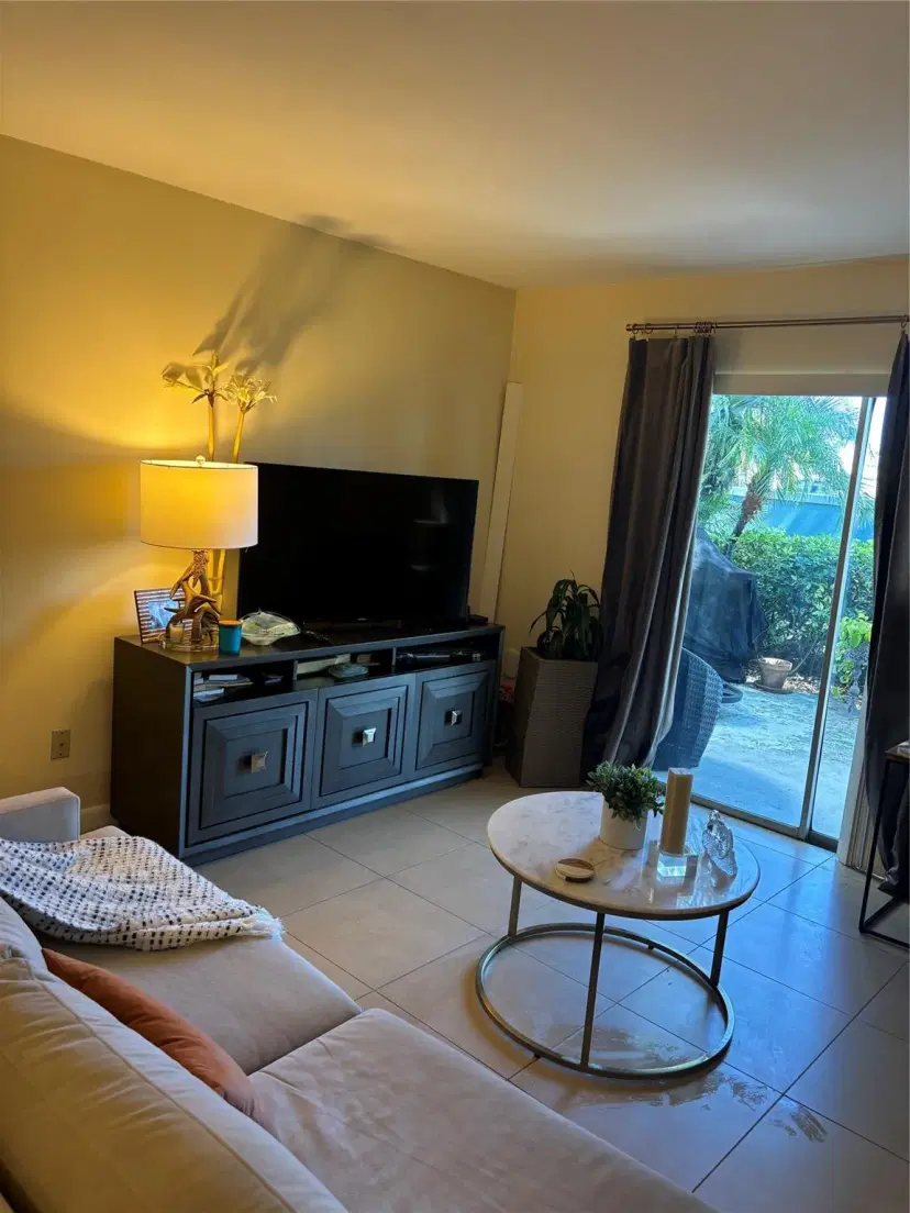 Picture of 950 S Kanner Highway B1, Stuart FL 34994