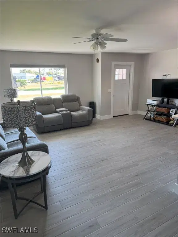 Picture of 6102 Park Rd, Fort Myers FL 33908