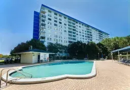 Picture of 4001 Hillcrest Dr 315, Hollywood, FL 33021