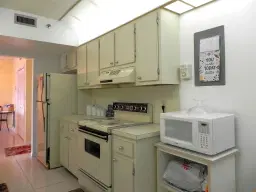 Picture of 4001 Hillcrest Dr 315, Hollywood, FL 33021