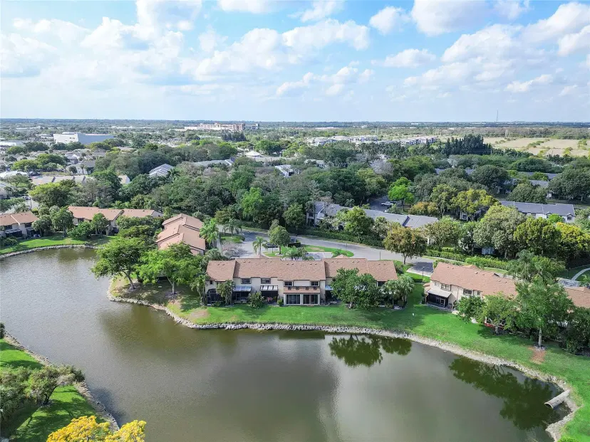 Picture of 3961 Cocoplum Cir E-3663, Coconut Creek FL 33063