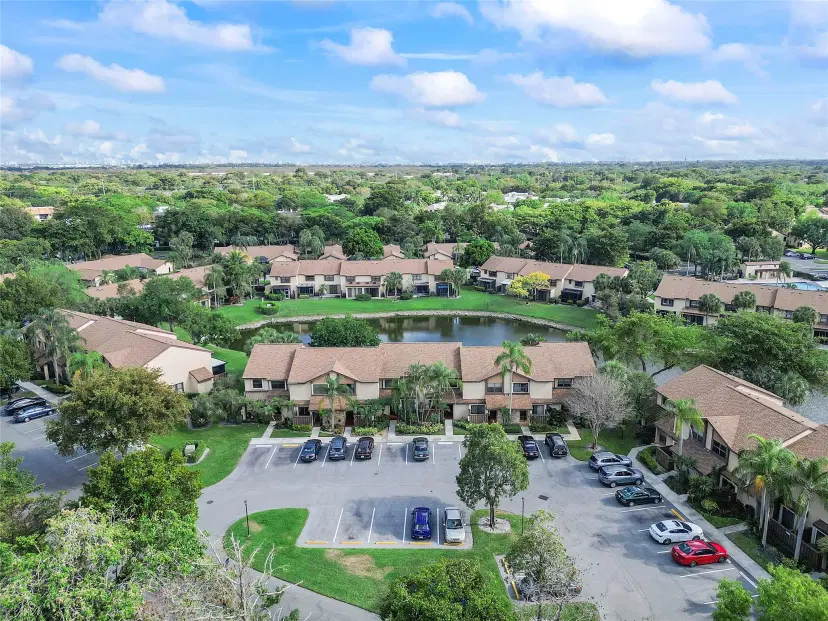 Picture of 3961 Cocoplum Cir E-3663, Coconut Creek FL 33063