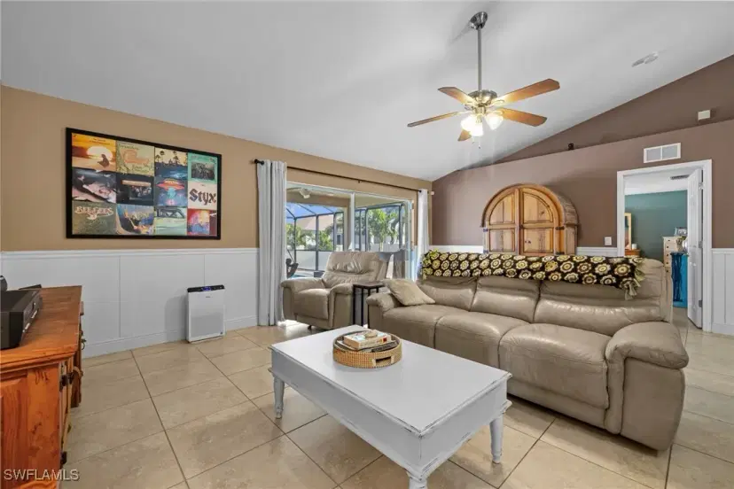 Picture of 1625 SW 10Th Ave, Cape Coral FL 33991