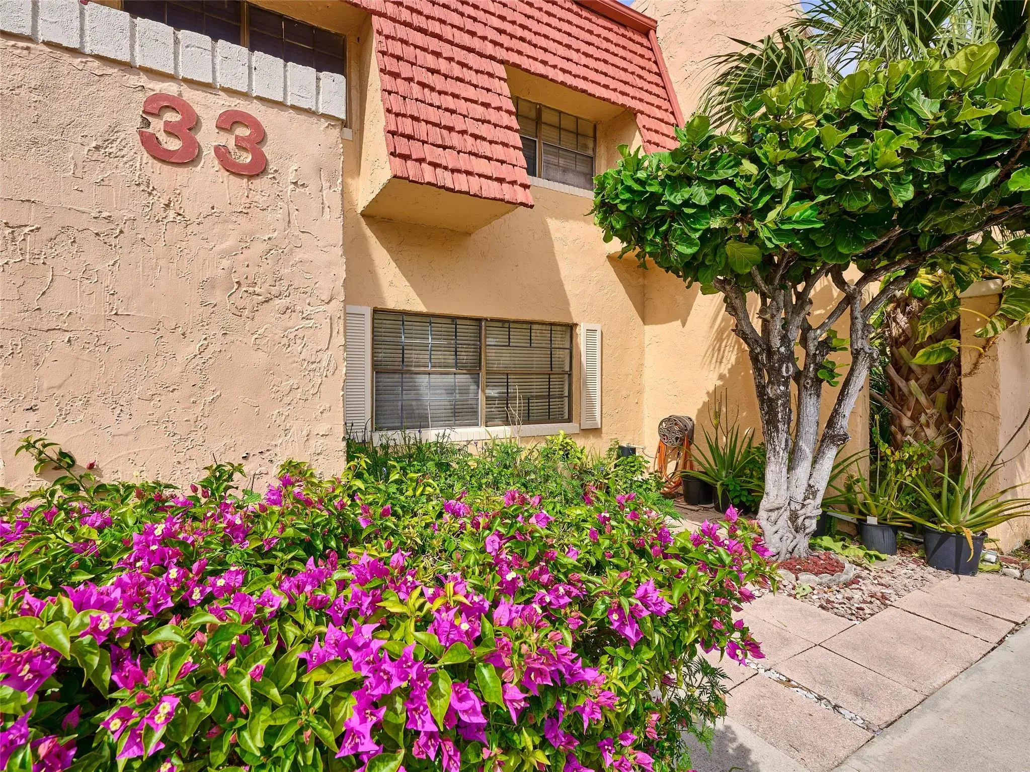 Picture of 33 Spinning Wheel Lane 33, Tamarac, FL 33319