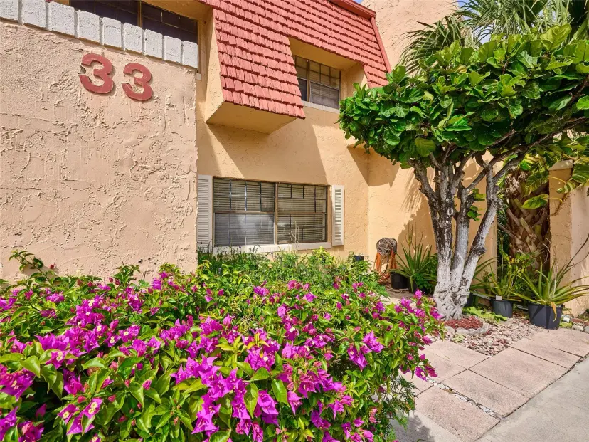 Picture of 33 Spinning Wheel Lane 33, Tamarac FL 33319