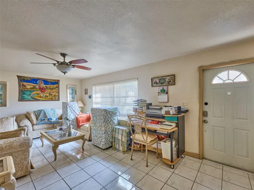 Picture of 33 Spinning Wheel Lane 33, Tamarac FL 33319