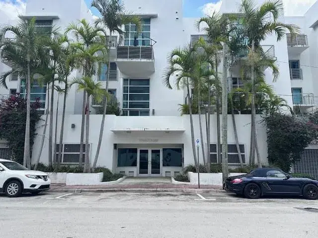 Picture of 7744 Collins Ave 20, Miami Beach, FL 33141
