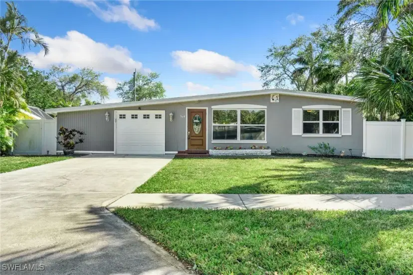 Picture of 944 22Nd Ave N, Naples FL 34103