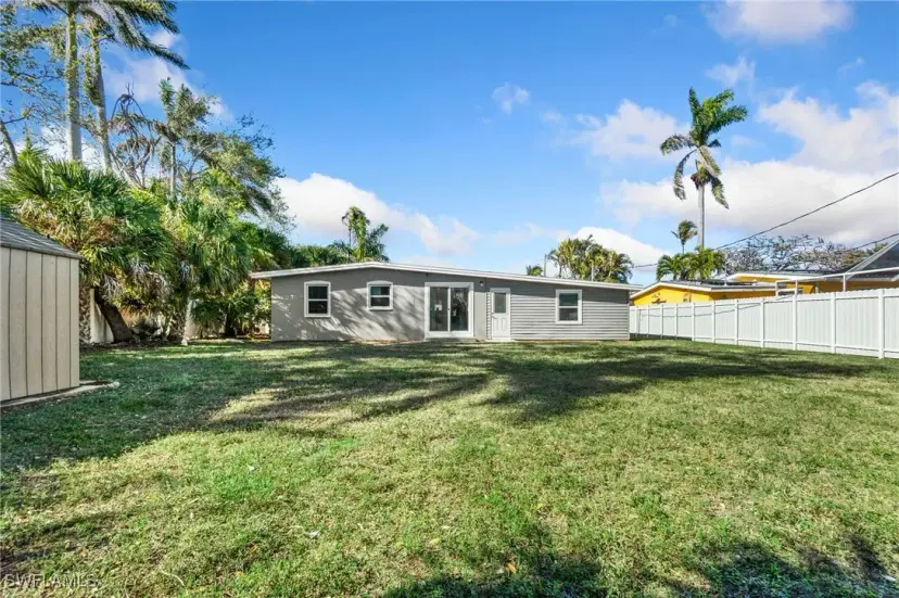 Picture of 944 22Nd Ave N, Naples FL 34103