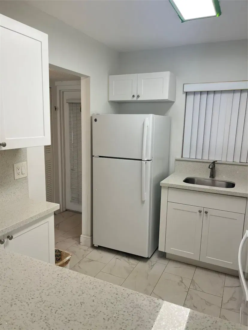 Picture of 3048 E Sunrise Lakes Dr 120, Sunrise FL 33322