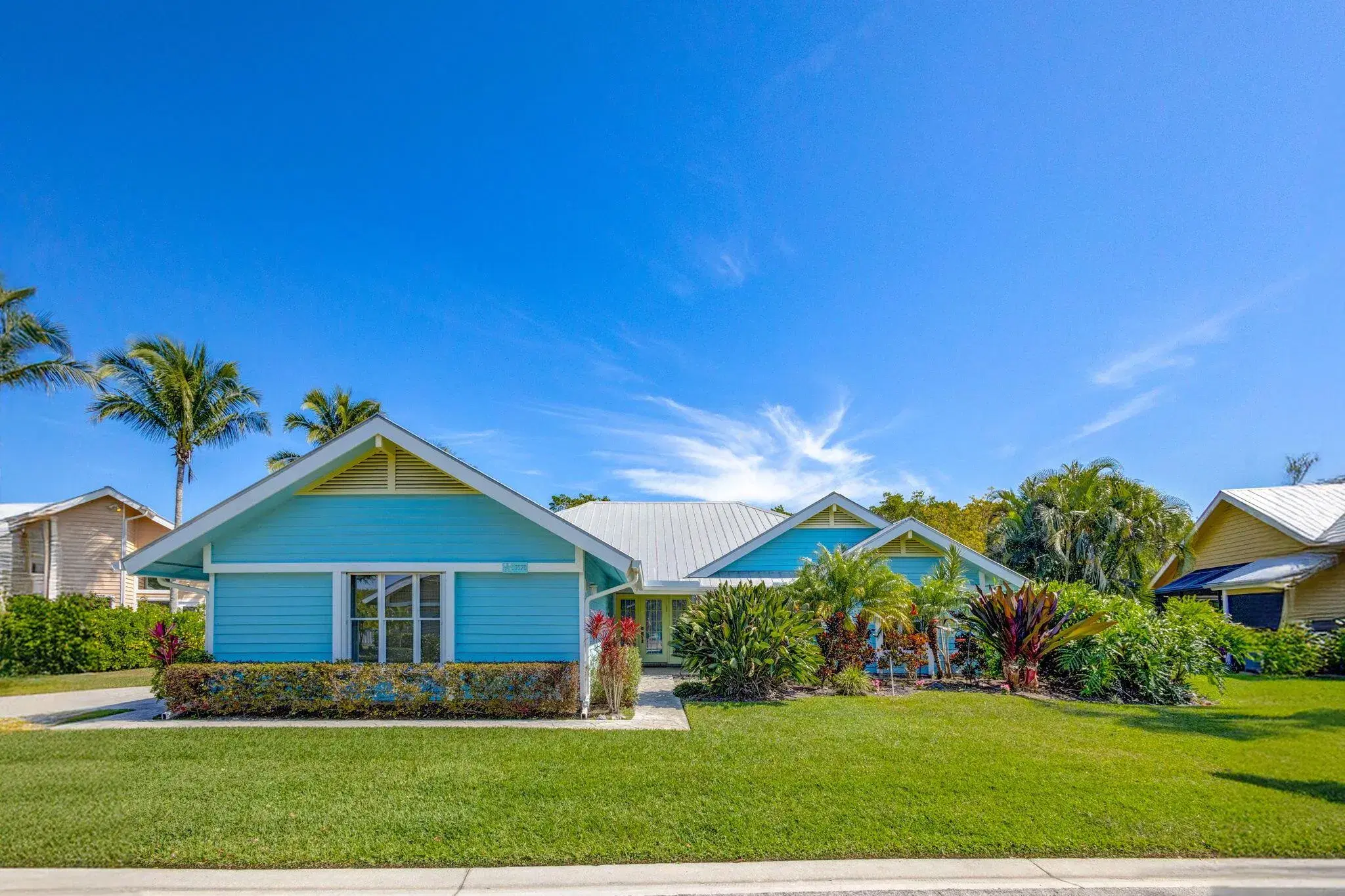 Picture of 10570 SE Jupiter Narrows Drive, Hobe Sound, FL 33455