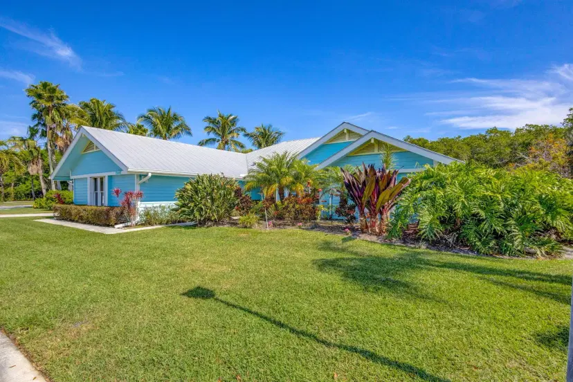 Picture of 10570 SE Jupiter Narrows Drive, Hobe Sound FL 33455