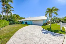 Picture of 10570 SE Jupiter Narrows Drive, Hobe Sound, FL 33455