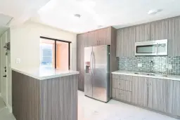 Picture of 227 Lakeview Dr 105, Weston, FL 33326