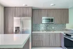 Picture of 227 Lakeview Dr 105, Weston, FL 33326