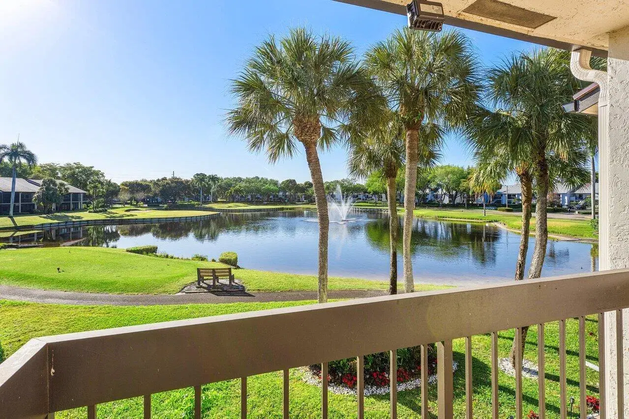 Picture of 5188 Oak Hill Lane 1121, Delray Beach, FL 33484