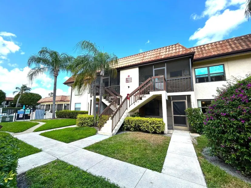 Picture of 7262 Golf Colony Court 103, Lake Worth FL 33467