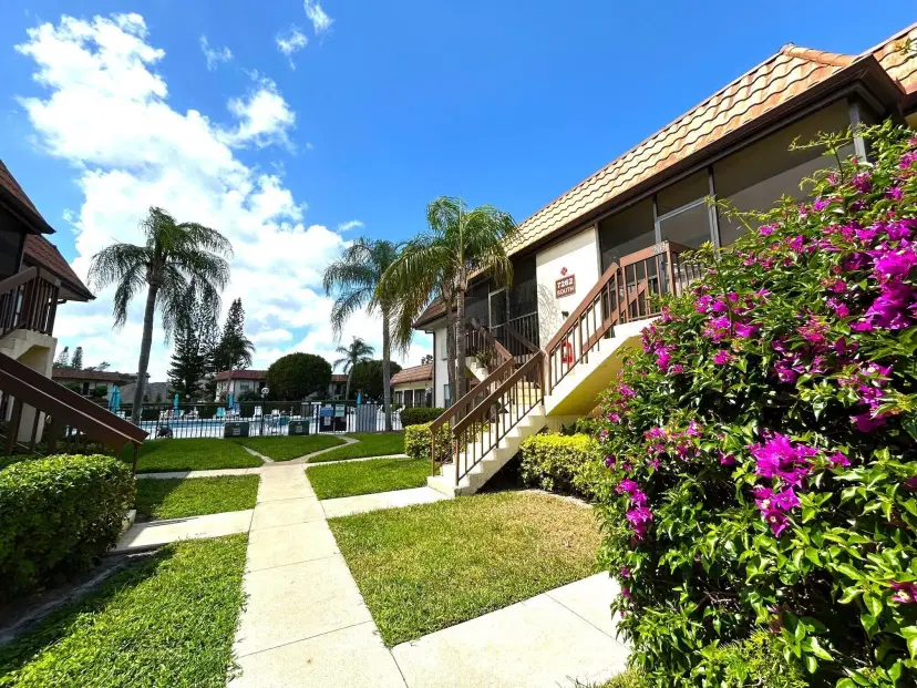 Picture of 7262 Golf Colony Court 103, Lake Worth FL 33467