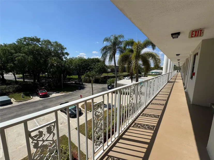 Picture of 6121 Balboa Cir 306, Boca Raton FL 33433