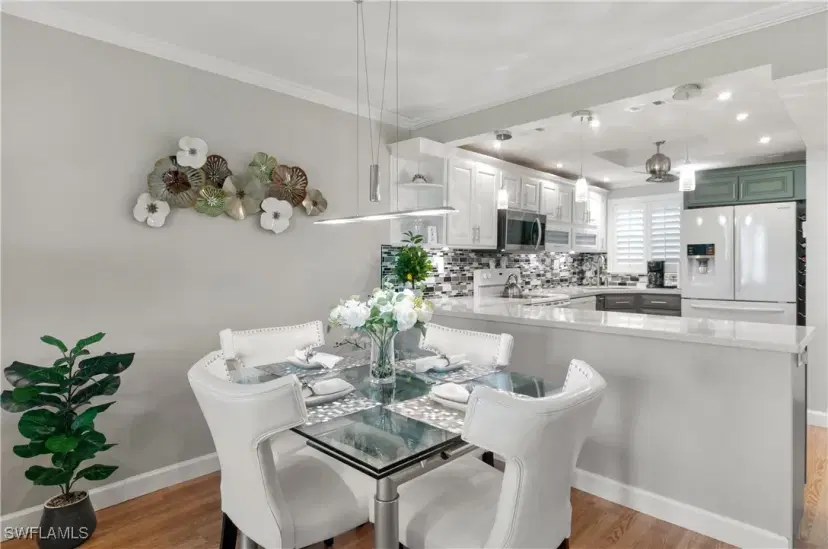 Picture of 17 High Point Cir N 206, Naples FL 34103