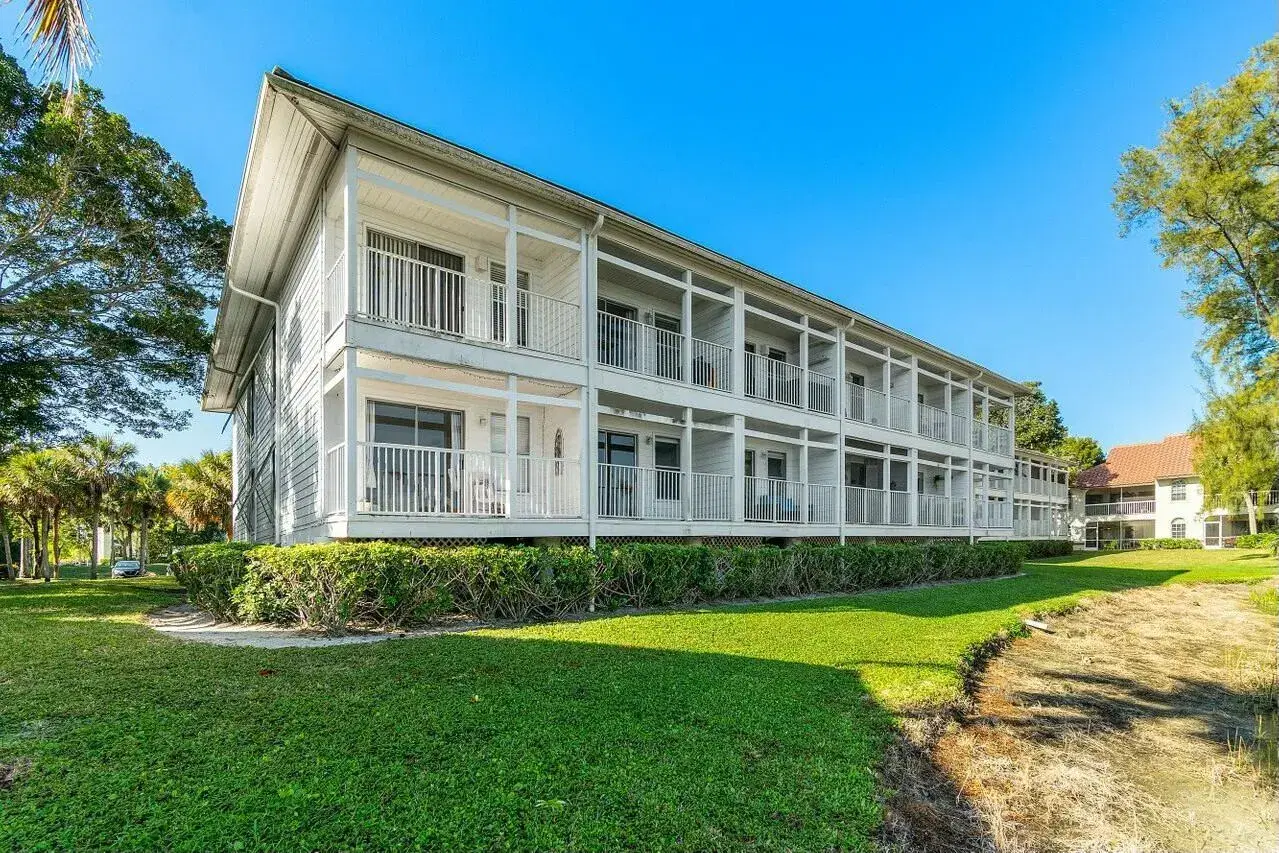 Picture of 159 Cypress Point Drive, Palm Beach Gardens, FL 33418