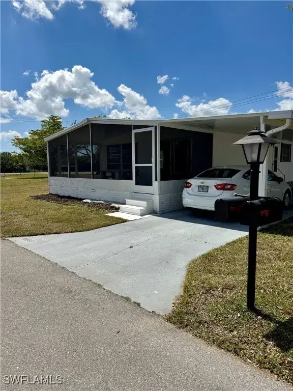 Picture of 276 Poinsettia Dr, Fort Myers, FL 33905