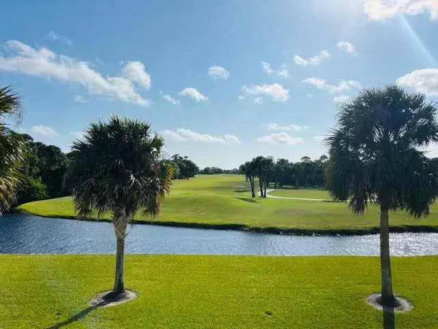 Picture of 4220 Gator Trace Avenue H, Fort Pierce FL 34982