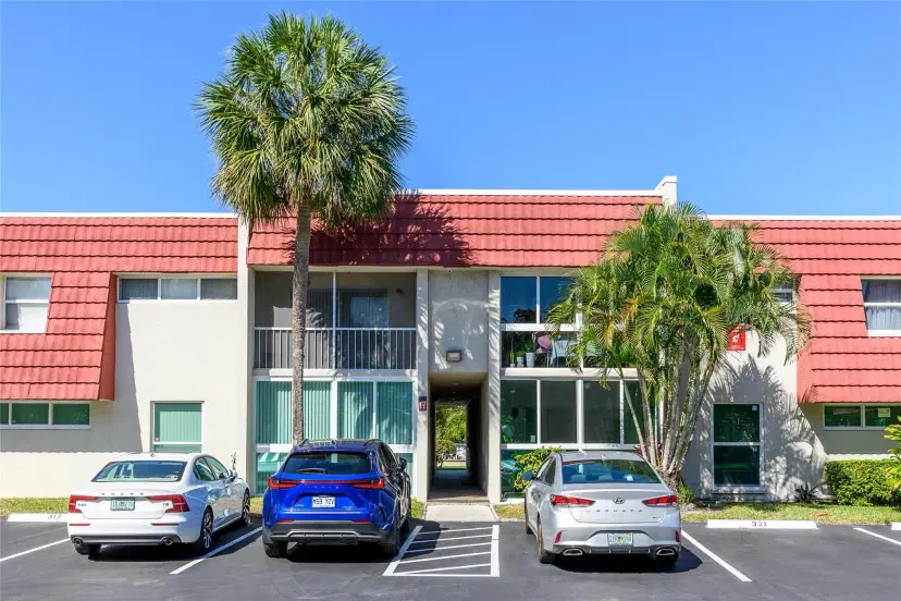 Picture of 17 Jacaranda Country Club Dr 117, Plantation FL 33324