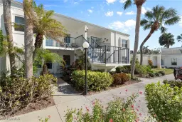 Picture of 755 Village Cir 203, Venice, FL 34292