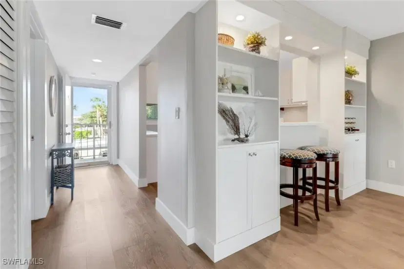Picture of 309 Goodlette-Frank Rd S A305, Naples FL 34102