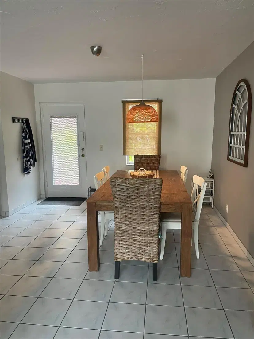 Picture of 2821 Somerset Dr 217, Lauderdale Lakes FL 33311