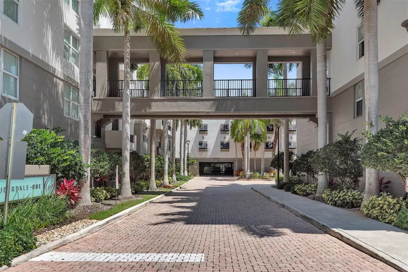 Picture of 2421 Ne 65 617, Fort Lauderdale FL 33308
