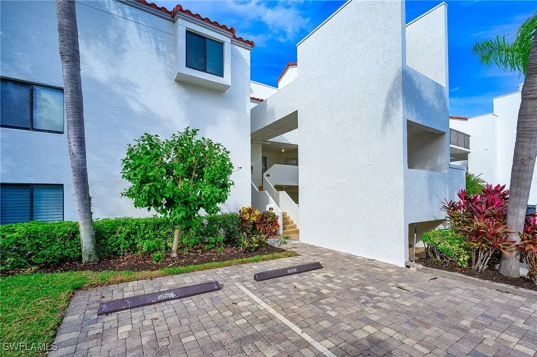 Picture of 586 Beachwalk Cir O206, Naples, FL 34108
