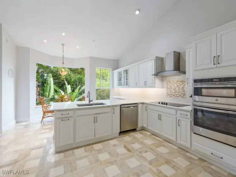 Picture of 265 Colonade Cir, Naples FL 34103