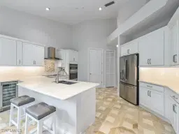 Picture of 265 Colonade Cir, Naples, FL 34103