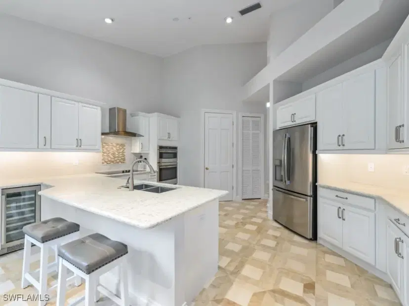 Picture of 265 Colonade Cir, Naples FL 34103