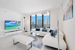 Picture of 31 SE 6Th St 2002, Miami, FL 33131