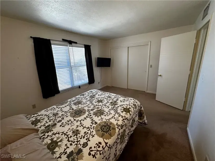 Picture of 809 SE 46Th Ln 105, Cape Coral FL 33904