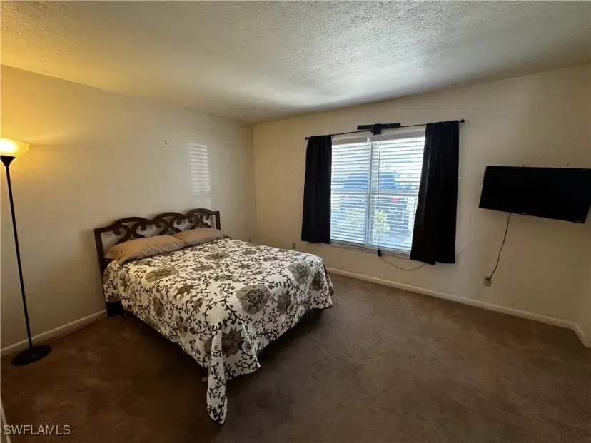 Picture of 809 SE 46Th Ln 105, Cape Coral FL 33904