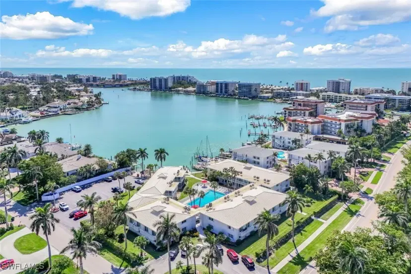 Picture of 350 Harbour Dr 350, Naples FL 34103