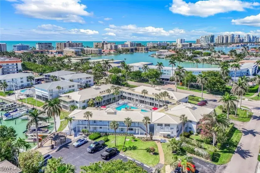 Picture of 350 Harbour Dr 350, Naples FL 34103