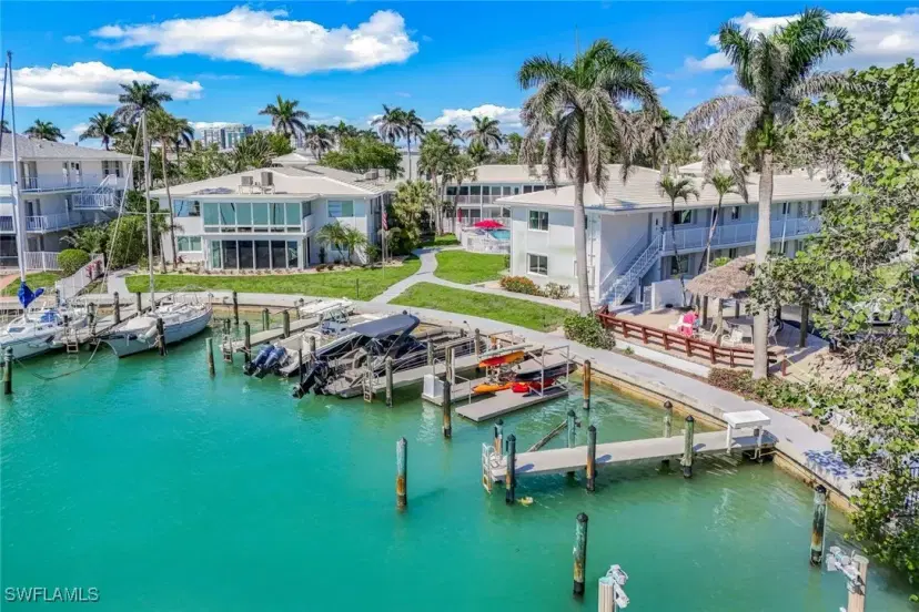 Picture of 350 Harbour Dr 350, Naples FL 34103