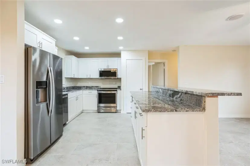 Picture of 6064 Park Rd, Fort Myers FL 33908
