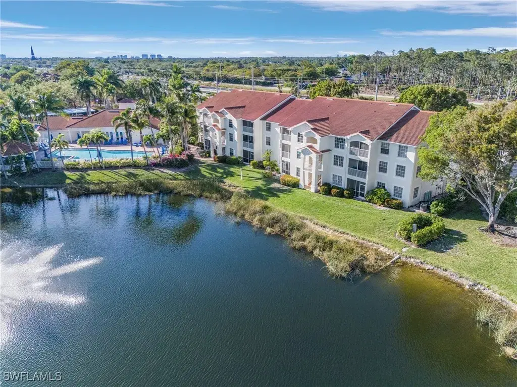 Picture of 4720 Saint Croix Ln 127, Naples, FL 34109