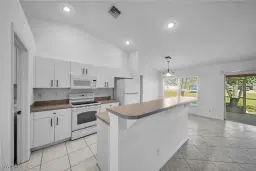 Picture of 1317 NE 1St Pl, Cape Coral, FL 33909