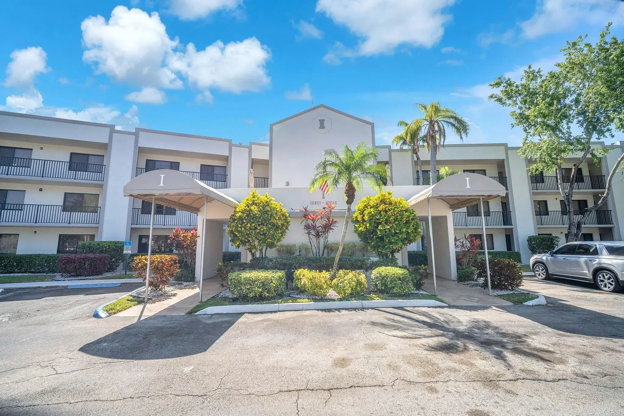 Picture of 10839 W Clairmont Cir 209, Tamarac, FL 33321