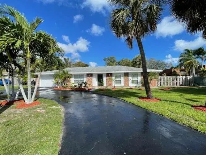 Picture of 5103 Center St, Jupiter, FL 33458