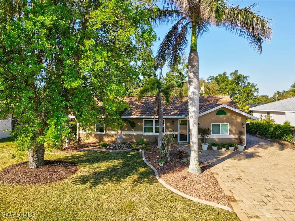 Picture of 25295 Estrada Cir, Punta Gorda, FL 33955