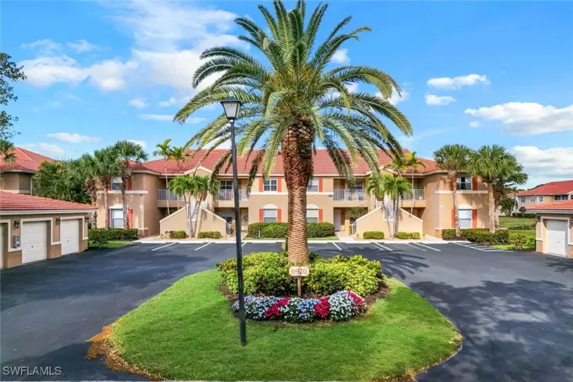 Picture of 6920 Huntington Lakes Cir 104, Naples FL 34119