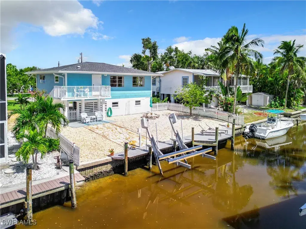 Picture of 244 Dundee Rd, Fort Myers Beach, FL 33931